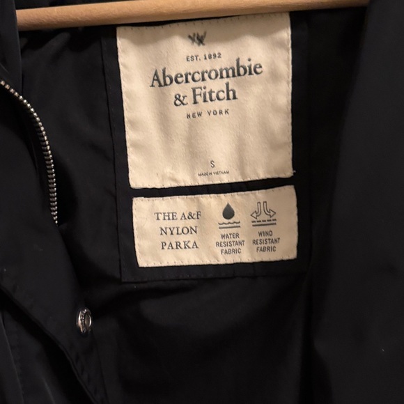 The A&F Nylon Parka - Picture 4 of 6
